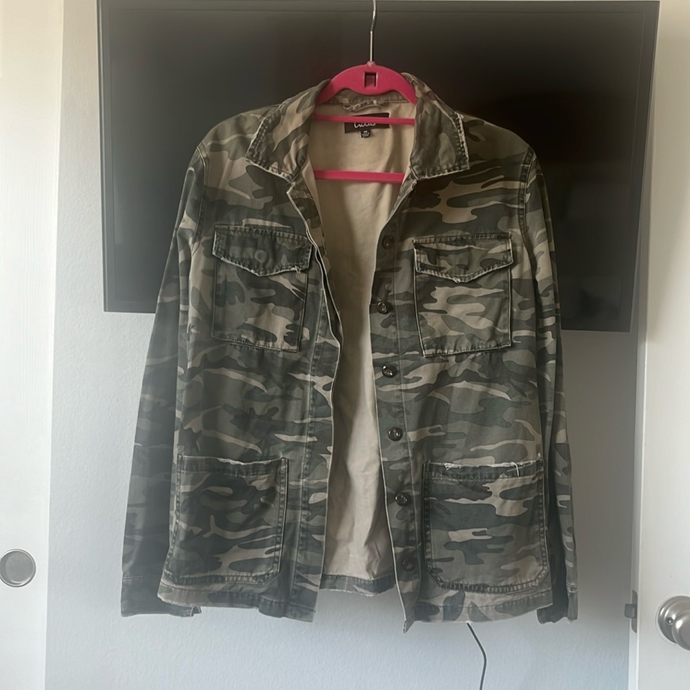 Lulu’s Camo Jacket - Picture 2 of 5
